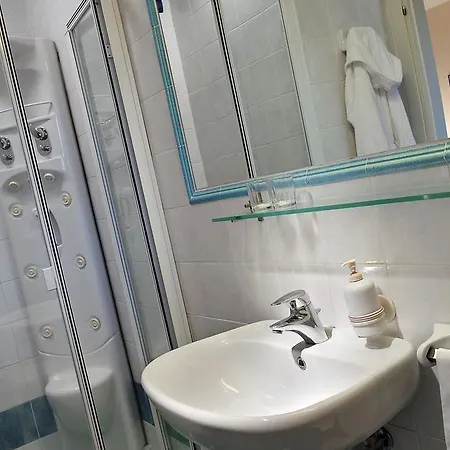San Giovanni Terme 4* Ísquia