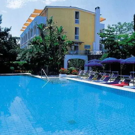 San Giovanni Terme 4* Ísquia